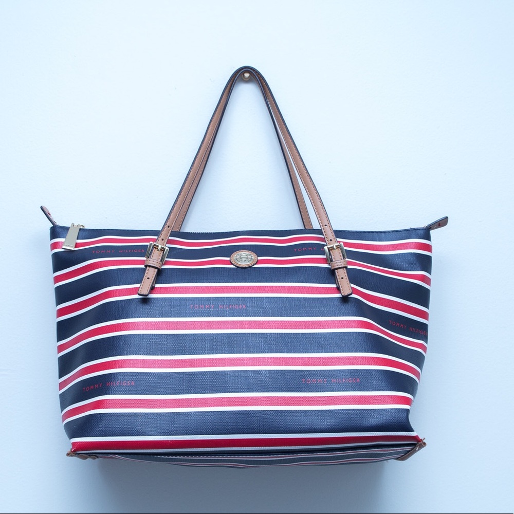 Tommy Hilfiger Medium sized handbag/tote bag.